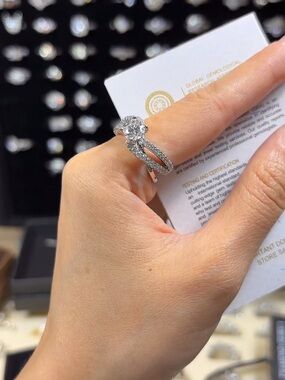 1 CT Moissanite Engagement Ring